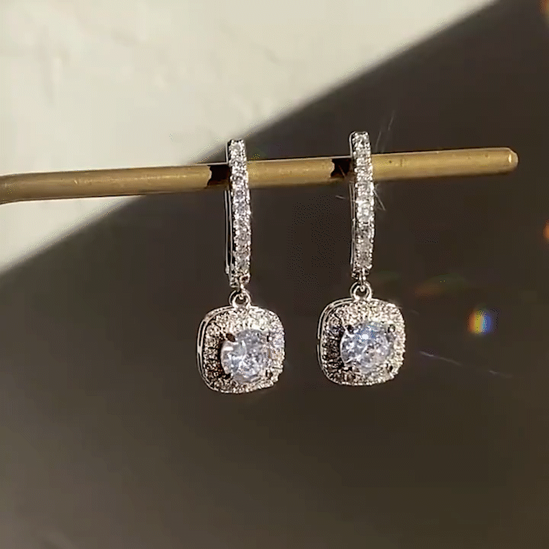 Elin | Orhängen med zirconia