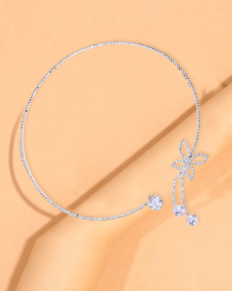 Elin | Halsband med fjäril